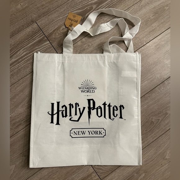 NWT Harry Potter newspaper white and black tote bag - Picture 2 of 5